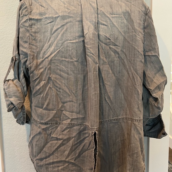 Cloth & Stone Button down top - Picture 4 of 4